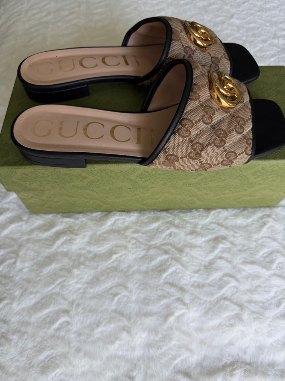 Gucci GG Canvas Slide Sandals – Size 39.5 – With Box - Picture 2 of 9